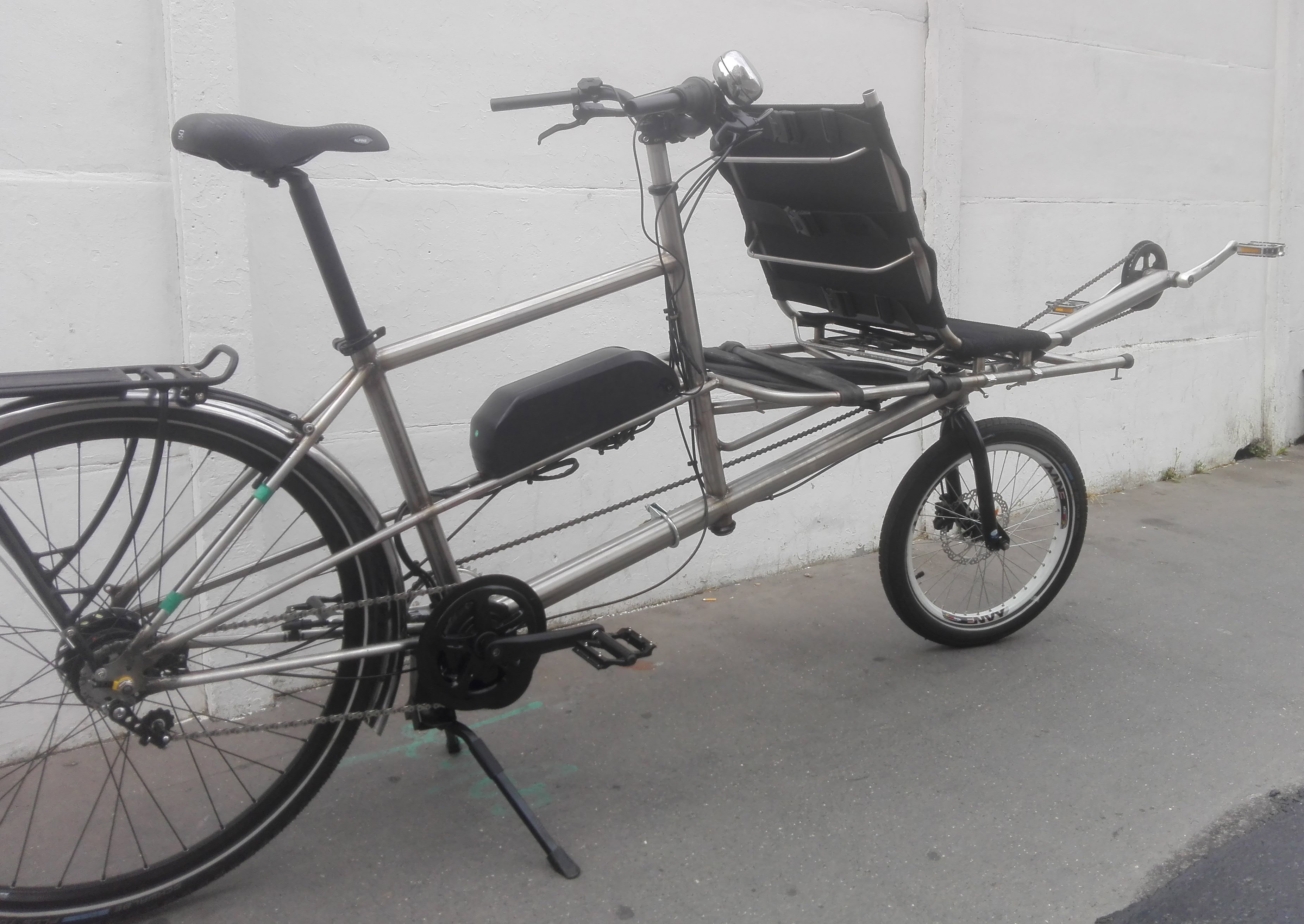 tandem cargo bike